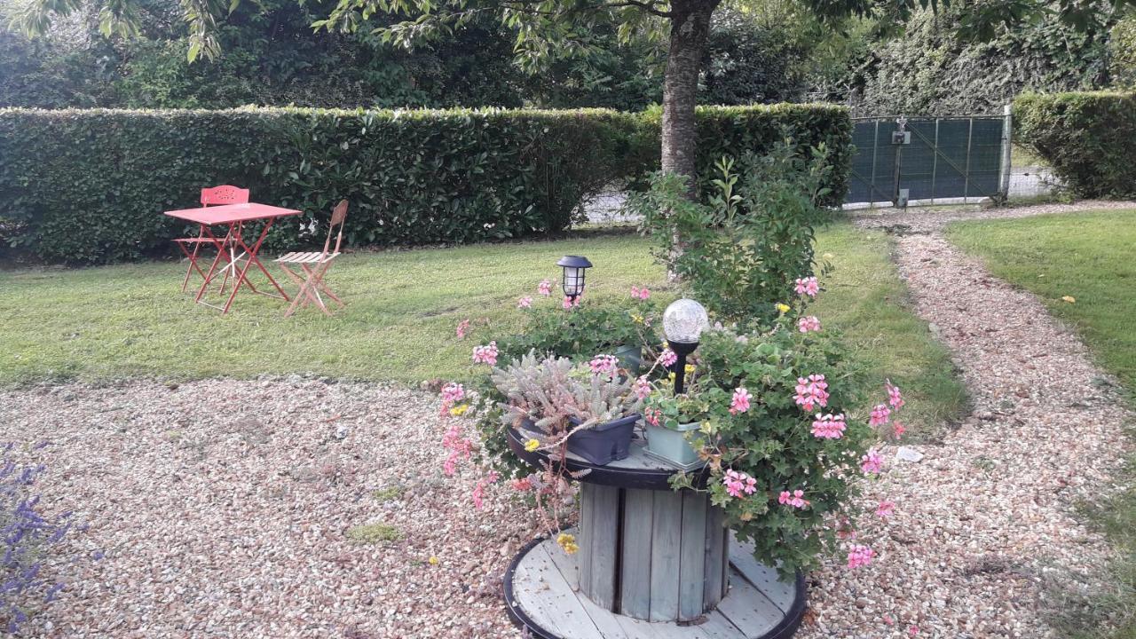 Chambre D'Hote Avec Piscine Couverte Coulaines Exterior foto